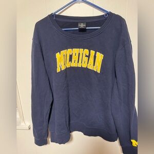 Women’s Michigan Sweater Size XXL